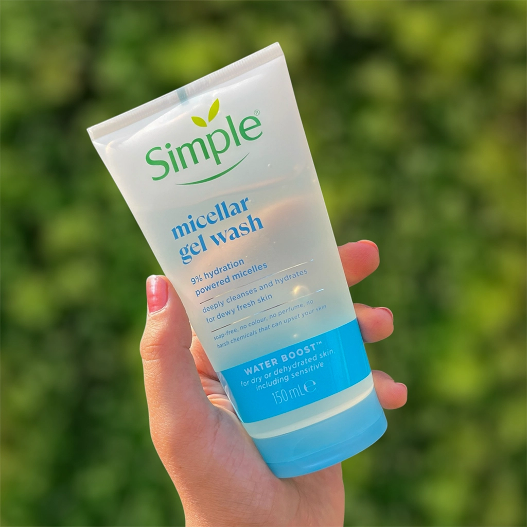 ژل میسلار شستشو صورت سیمپل مدل واتر بوست Simple (اصل)