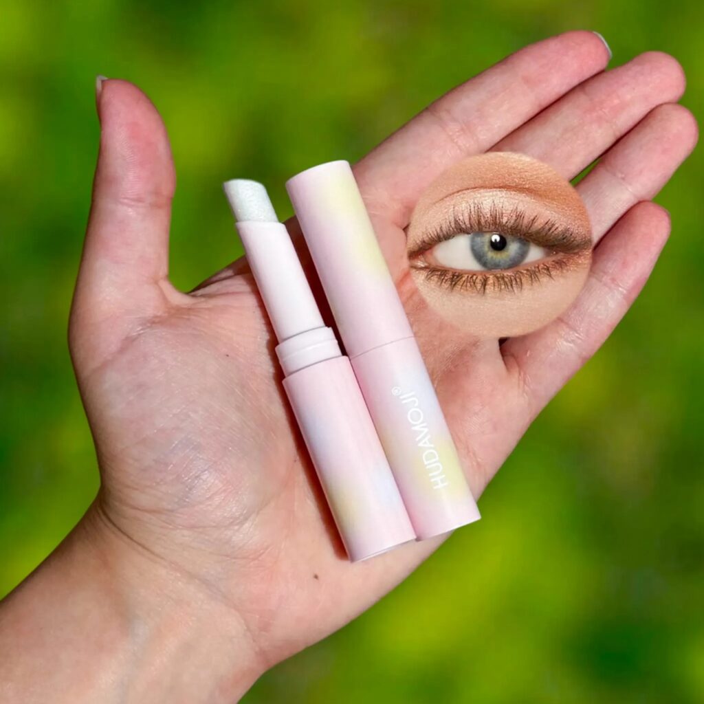 سايه استيكى شاين ژله‌ اى صورتی Rosy Gem هدى موجی HUDAMOJI