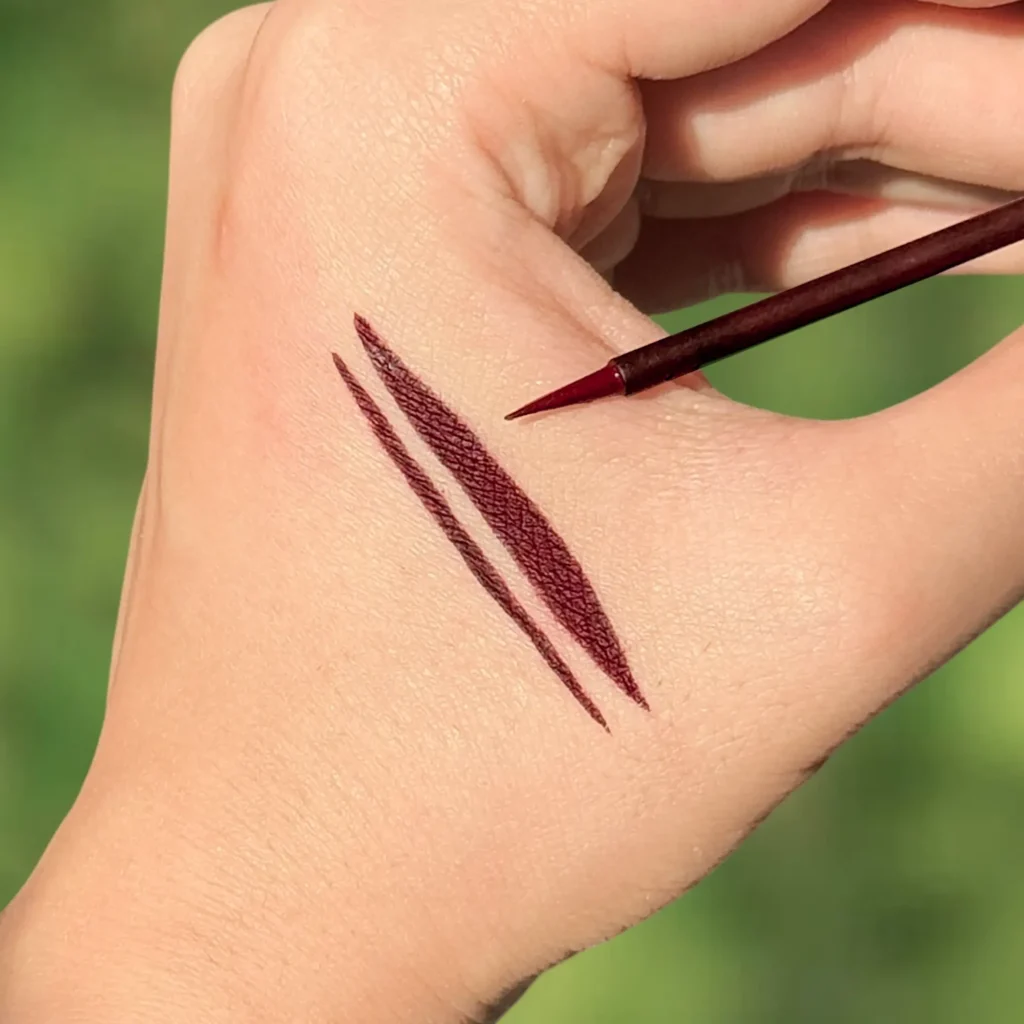 خط چشم زرشکی گلدن رز Golden Rose مدل فلش لاینر Flash Liner کد 110 (اصل)